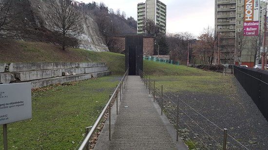 Monumento en memoria de Chatam Sofer